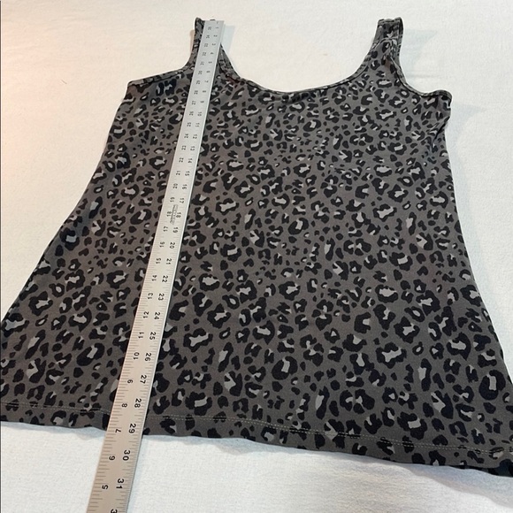 Maurices Black and Gray Leopard Fitted Sleeveless Tank Top EUC Large - Picture 12 of 13